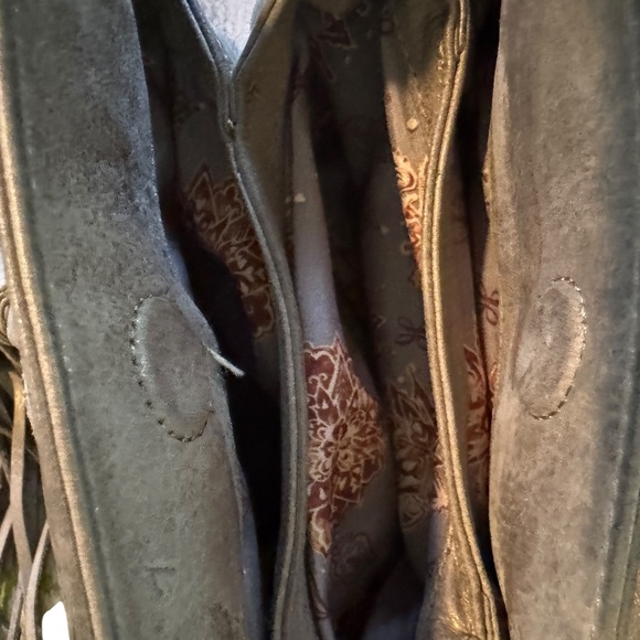 HOBO Birdy steel leatherCrossbody w fringe tassel closure - Picture 10 of 12